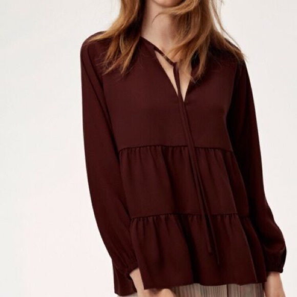 Aritzia Tops - Aritzia tiered blouse small